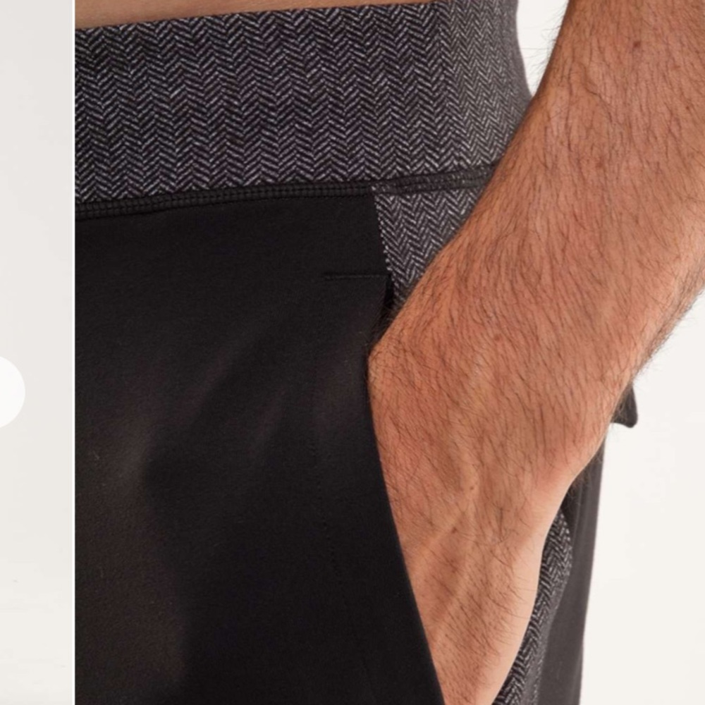 RARE Lululemon Kung Fu Pant - Size M - Picture 5 of 6